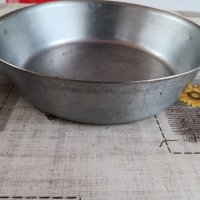 Стара алуминиева тава с дръжки, снимка 2 - Съдове за готвене - 43342144