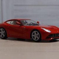 Ferrari F12 Berlinetta 2012 - мащаб 1:43 на IXO/Altaya моделът е нов в кутия, снимка 6 - Колекции - 43620690