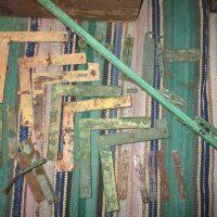 Металните части от стара 50 годишна врата, снимка 1 - Антикварни и старинни предмети - 34592044