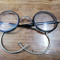 Стари диоптрични очила, снимка 1 - Антикварни и старинни предмети - 43362969