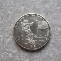 Възпоменателна монета 5 Dollars Man on the Moon, with "5 DOLLARS", снимка 2 - Нумизматика и бонистика - 43085876