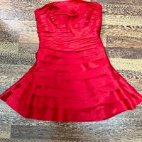 Червена рокля С/М, снимка 1 - Рокли - 39213565