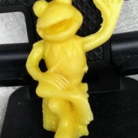 жабокът Кермит пластмасова играчка на 30 години, снимка 1 - Други ценни предмети - 40159167