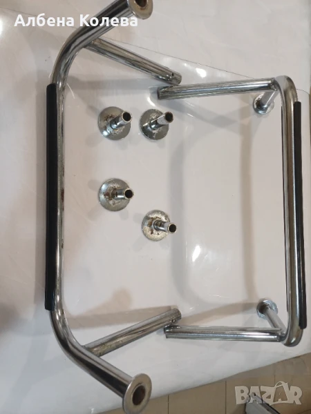 Продавам стойки за краката за Фризьорски салон 2 бр., снимка 1