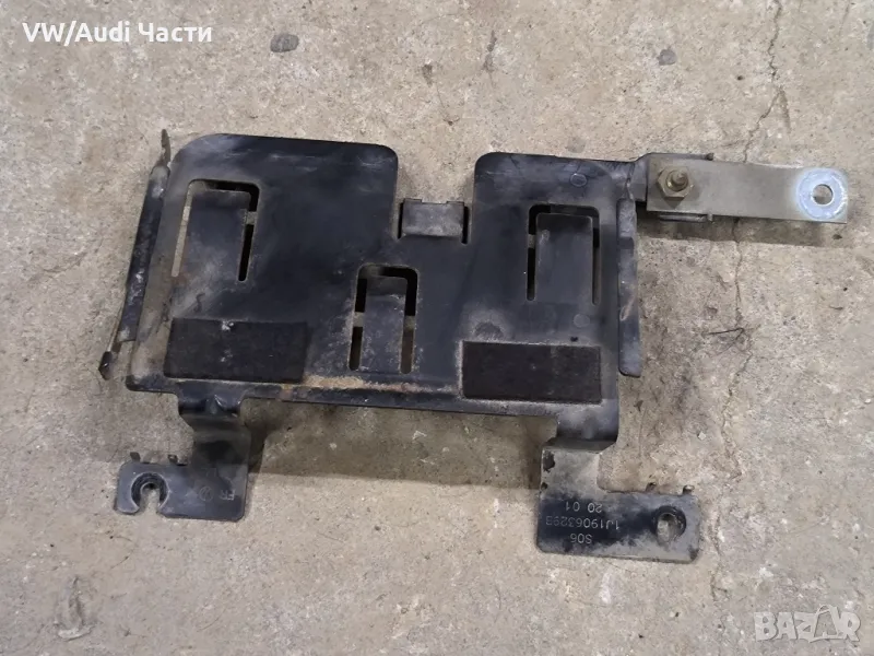 Стойка компютър за двигател Голф 4 Ауди А3 Сеат Шкода VW Golf 4 Audi A3 Seat Skoda 1J1906329B, снимка 1