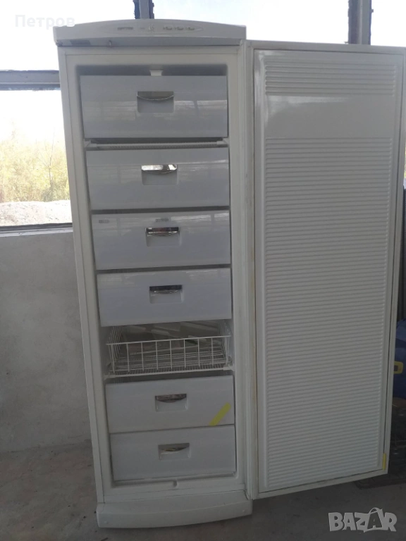 Продавам вертикален фризер, снимка 1