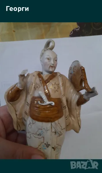 Стара порцеланова статуетка, снимка 1