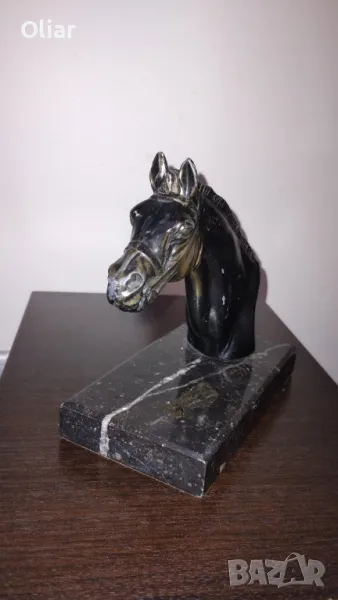 Много красива статуетка на конска глава.  Метал и гранит., снимка 1