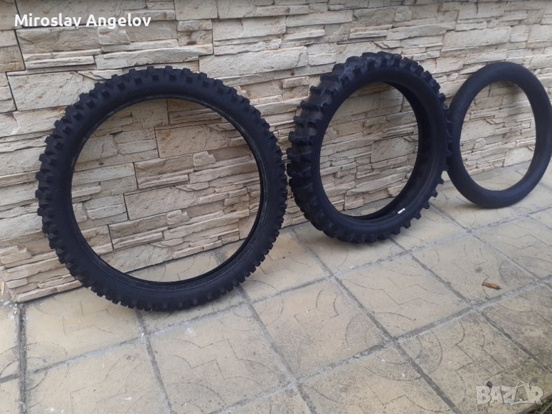 Гуми за мотор, снимка 1