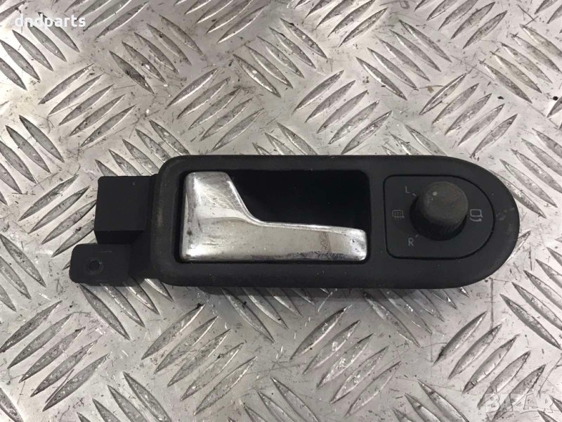 Предна лява вътрешна дръжка VW Golf 4,2000г., снимка 1