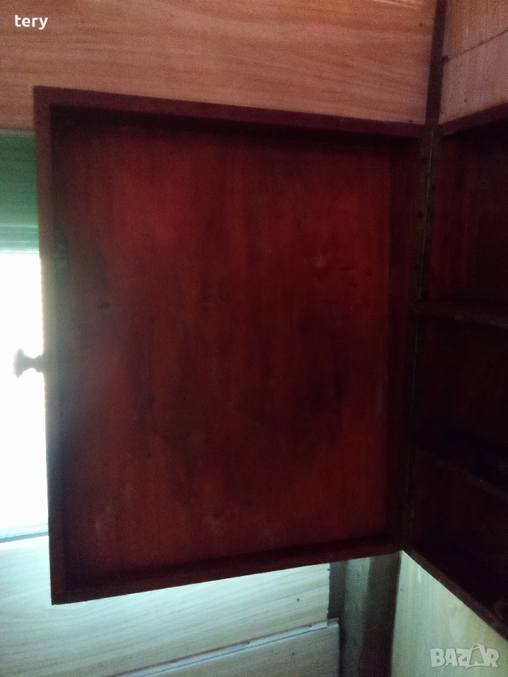 Продавам старинен шкаф Варна Център , снимка 1