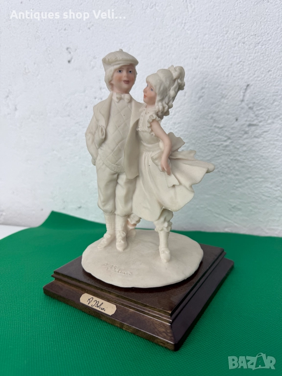 Колекционерска фигура Capodimonte №7651, снимка 1