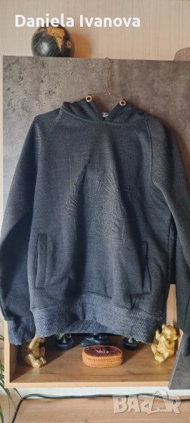 Пуловери, снимка 1