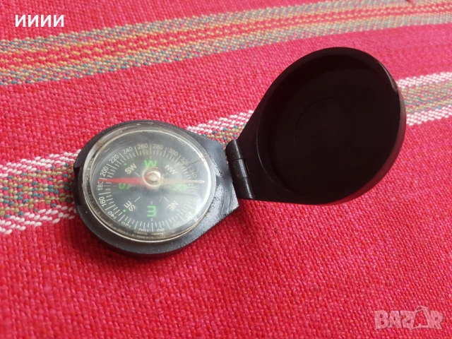 Компас с капак, снимка 2 - Антикварни и старинни предмети - 53201931