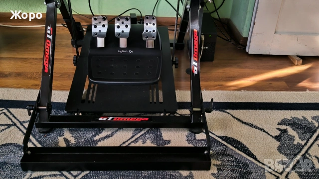 Волан с педали, скоростен лост и стойка Logitech G29, снимка 3 - Джойстици и геймпадове - 53402875