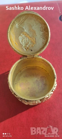 Кутийка - медальон за енфие P. de Bryk, снимка 4 - Антикварни и старинни предмети - 50868068