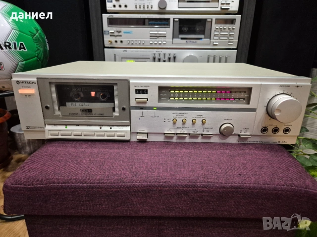 Касетен дек HITACHI D-85s с отличен външен вид, без липси и надрасквания + подарък
