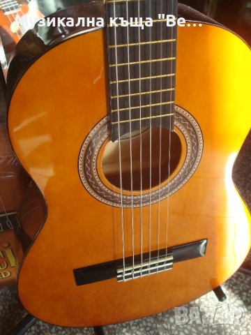 Класическа китара Valencia VC102 NAT, Размер 1/2, снимка 4 - Китари - 43654668