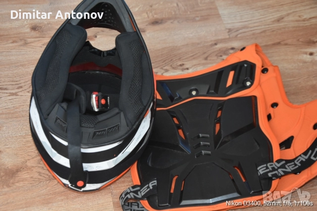 Продавам кросова каска Bogoto и награден протектор O'Neal комплект , снимка 5 - Спортна екипировка - 52270888