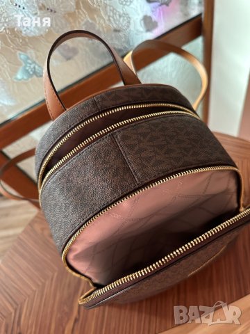 Дамска раница-оригинална Michael Kors, снимка 8 - Чанти - 43580837