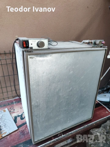 Хладилник газ,12/220v, снимка 3 - Хладилници - 51325622