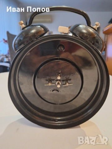 Механичен часовник-будилник Peter, немски, много голям., снимка 2 - Антикварни и старинни предмети - 52692850