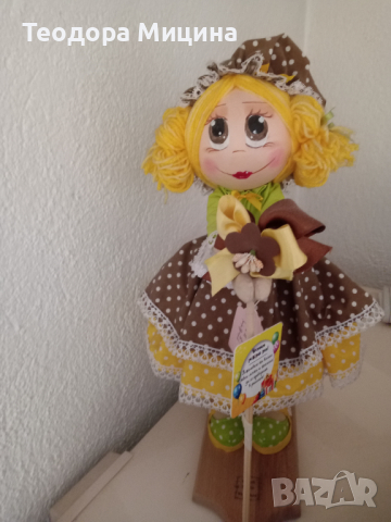 Ръчно правена кукла за кухненска хартия, снимка 3 - Декорация за дома - 44925526