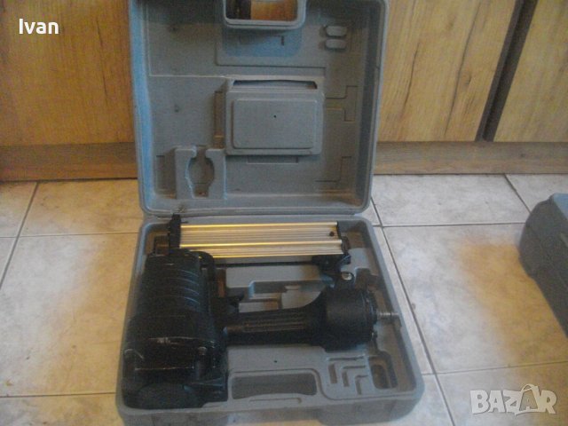 Голям Пневматичен Такер-Промишлен/Индустриален-Дърводелски-За Пирони До 60мм Дължина-Алумин Пълнител, снимка 2 - Други инструменти - 43069483