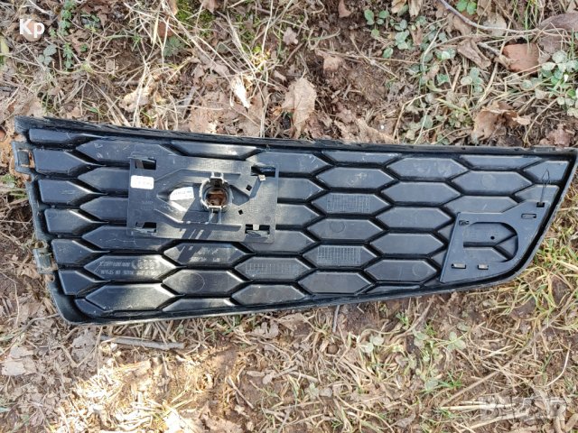 Audi Q3 S-line дясна лайсна за предна броня, снимка 2 - Части - 32911922