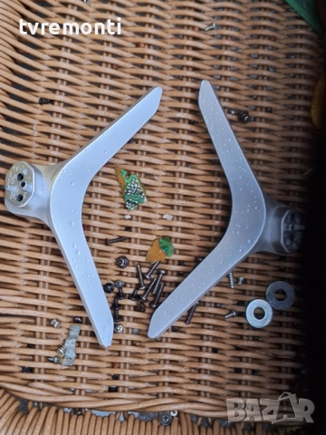 оригинална стойка телевизор TESLA Модел 32T319SH