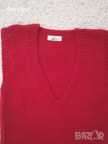 Машинно плетен пуловер без ръкави от букле, цвят керемидено червено, снимка 2 - Блузи с дълъг ръкав и пуловери - 48538673