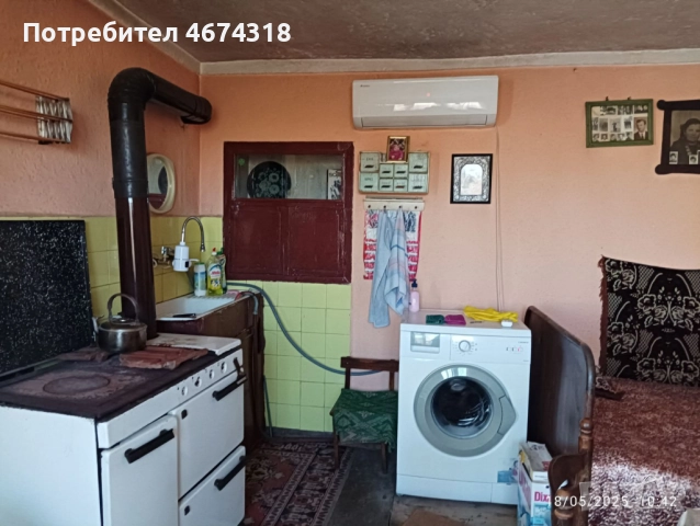 Продавам къща с двор в село Старосел, снимка 9 - Къщи - 52730315