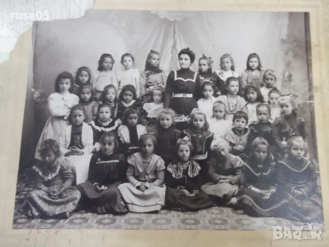 Снимка стара на картон на тридесет и две деца и учителка, снимка 3 - Колекции - 50540640