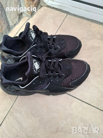 Оригинални маратонки nike huarache , снимка 2 - Маратонки - 52154678