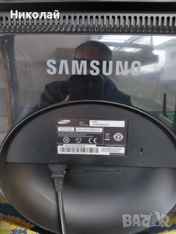 Монитор Самсунг за компютър, снимка 2 - Монитори - 53569385