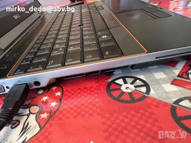 Лаптоп Dell latitude E6520, снимка 3 - Лаптопи за дома - 53078700