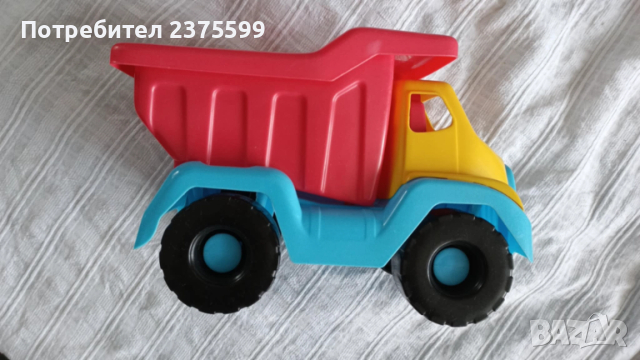 Голям пластмасов камион самосвал