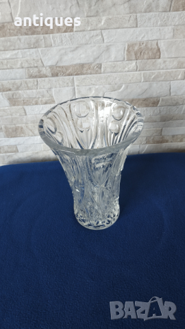 Голяма кристална ваза - Завод Китка - 22см, снимка 2 - Антикварни и старинни предмети - 36573018