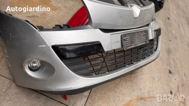 Предна Броня за Renault Megane 2011, снимка 2 - Части - 52158839