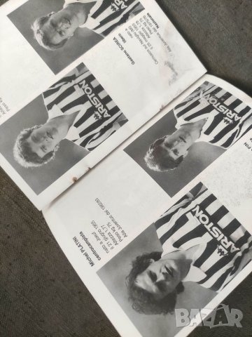 Продавам JUVENTUS F.C. TORINO STAGIONE SPORTIVA 1988/86  Лошо състояние , след някакво намокряме; по, снимка 4 - Фен артикули - 37334043