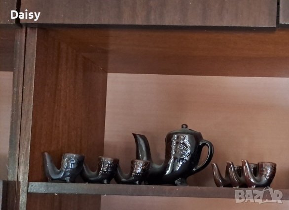 Керамичен сервиз,павур Шатрата на Хан Крум , снимка 1 - Антикварни и старинни предмети - 44004287
