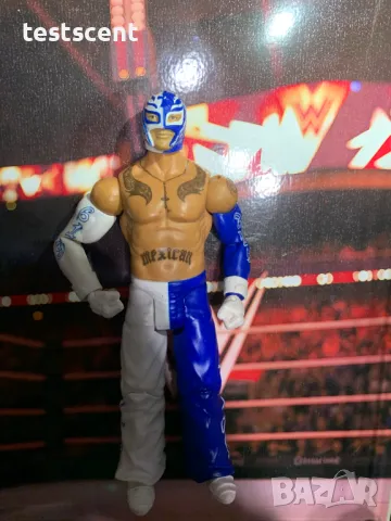 Екшън фигура WWE Rey Mysterio Рей Мистерио Mattel Half White Half Blue, снимка 6 - Фигурки - 49150735