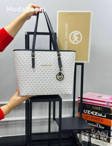 Michael Kors дамски чанти Различни цветове , снимка 13 - Чанти - 48885615