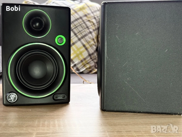 Mackie CR3 – компактни активни студийни колони, снимка 5 - Тонколони - 52630990