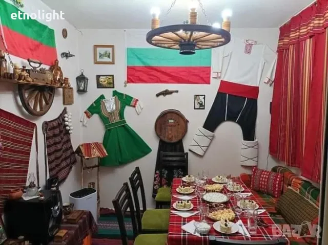 Полилеи, осветление от автентични реставрирани колела от каруца с ръчно изработени дървени чашки , снимка 11 - Полилеи - 49968867