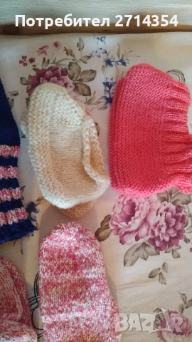 Ръчно плетени чорапи и терлици , снимка 4 - Чорапи - 51985201