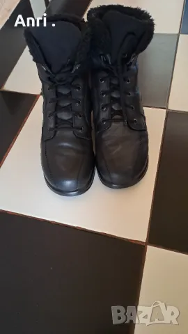 Продавам  ортопедични  дамски  боти  по  НЗОК  