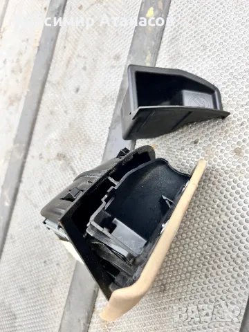 Пепелник заден дясна  кора за Мерцедес CLS. W219. A2198100630, снимка 6 - Части - 48955421