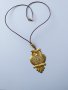 Красиво кожено колие с изящен медальон Бухалче в цвят Антично злато., снимка 4