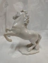 Порцеланова фигура на кон, снимка 1